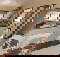 Taranaki Beach Unit - Brisbane Tourism