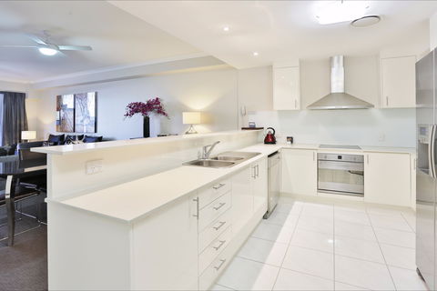 The Bay Apartments - Brisbane 4u 2