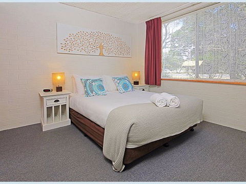 The Lodge Broulee - Brisbane Tourism 0