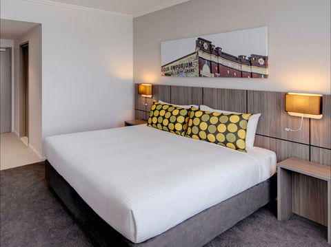 Travelodge Hotel Bankstown Sydney - Brisbane 4u 1