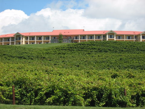 Turners Vineyard Motel - Tourism Brisbane 0
