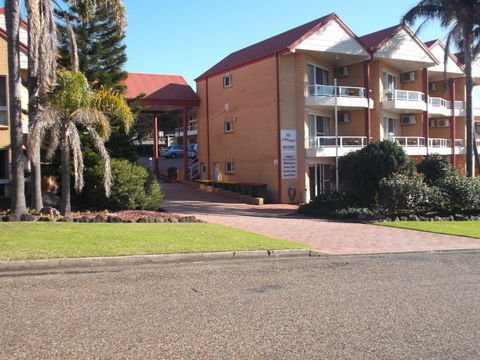 Ulladulla Harbour Motel,  Another Sinclair's Property - Tourism Brisbane 0