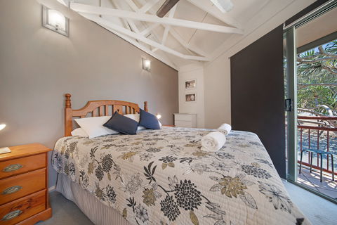 16 Point Lookout Beach Resort - Tourism Brisbane 1
