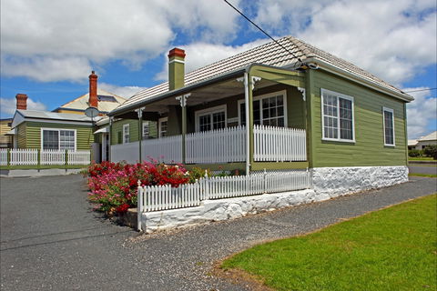 Abbey's 'The Green House' - Brisbane 4u 0