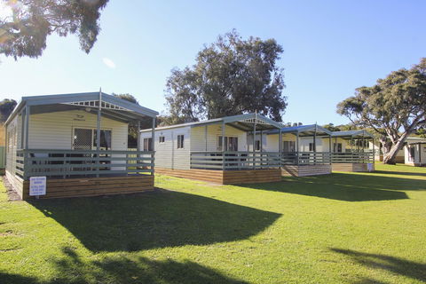 Beachside Holiday Park - Tourism Brisbane 1