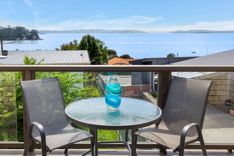 Beach View Apartment - Brisbane 4u 2