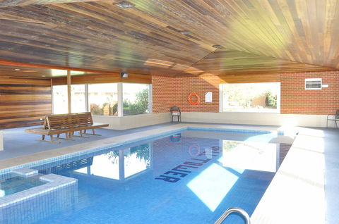 Bell Tower Inn - Brisbane 4u 1