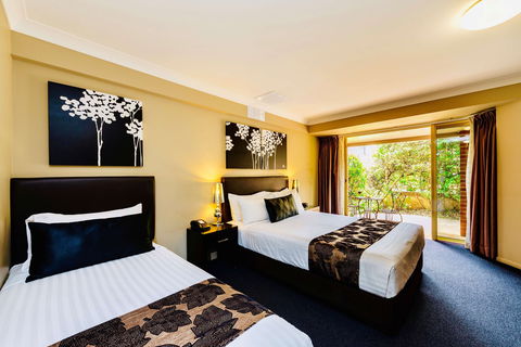 Best Western PLUS Ambassador On Ruthven - Brisbane Tourism 1