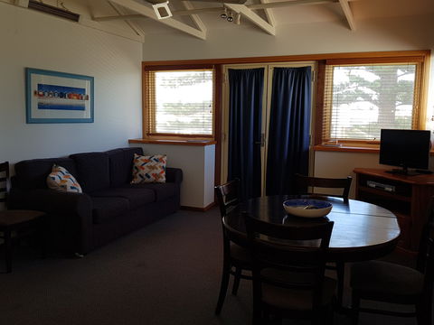 Blue Manna Waters – Apartment A - Brisbane Tourism 0