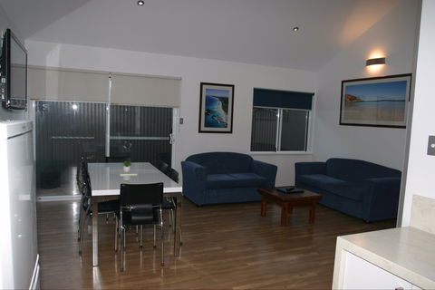 Clearwater Motel Apartments - Brisbane 4u 1