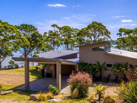 Cloudy Bay Lagoon Estate - Tourism Brisbane 1