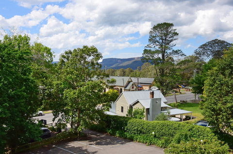 Cloudsong Chalets - Brisbane 4u 1