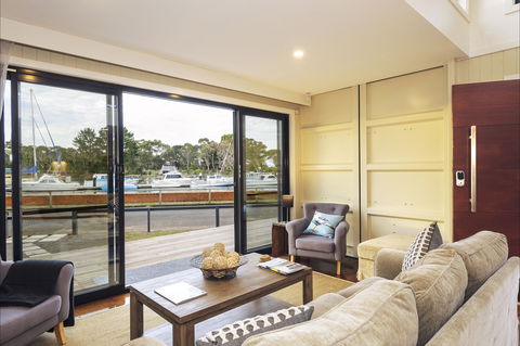 Coastal Pods Wynyard - Brisbane Tourism 2