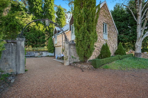 Cooks House - Hawthorn Hill Mount Wilson - Tourism Brisbane 1