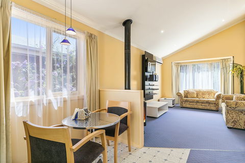 Cottages For Two - Brisbane Tourism 2
