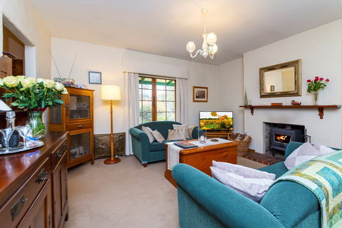 Country Pleasures Bed And Breakfast - Brisbane Tourism 2