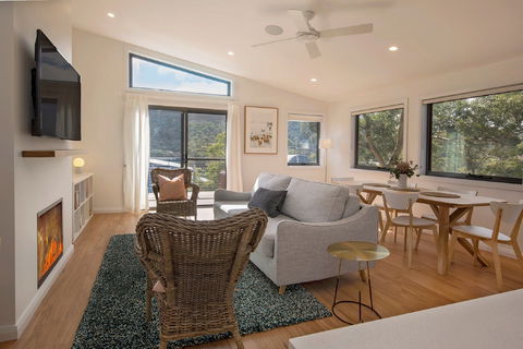 Grasmere Chalet - Tourism Brisbane 0