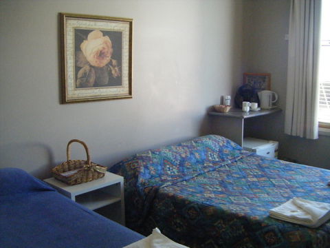Imperial Hotel Cowra - Brisbane 4u 1