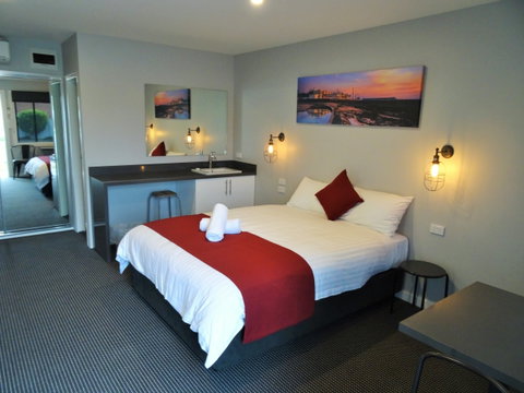 Merewether Motel - Tourism Brisbane 1