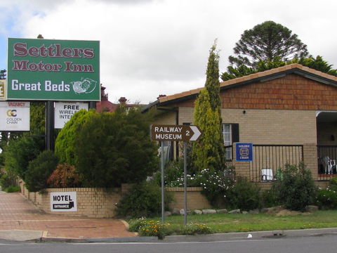 Settlers Motor Inn - Tourism Brisbane 2