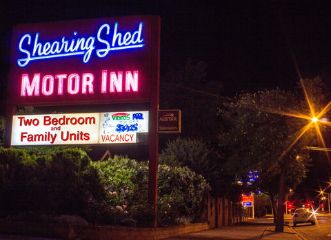 Shearing Shed Motor Inn - Open - Brisbane 4u 2