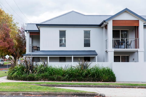 Stay Bathurst - Tourism Brisbane 0