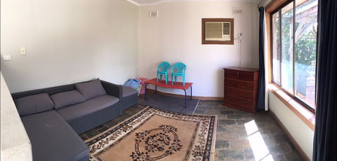 Stopover On Ocean Avenue - Brisbane 4u 1