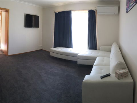 Stopover On Ocean Avenue - Brisbane 4u 2