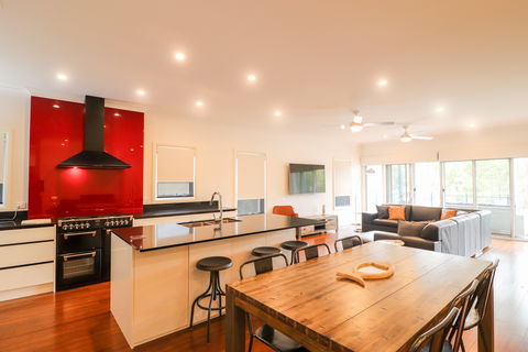 Sunset On Lake Point - Brisbane 4u 2
