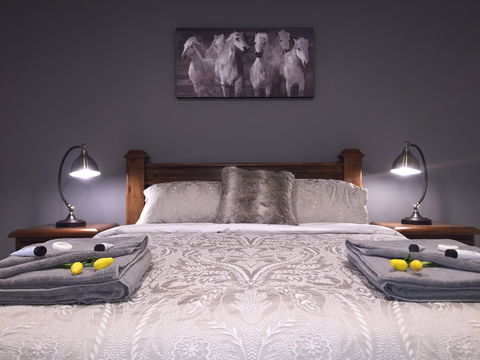 Swagman Homestead At Stockman's Ridge Wines - Tourism Brisbane 0