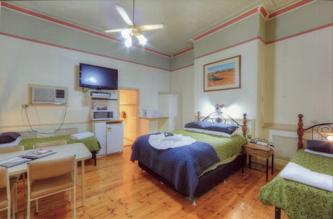 The Lodge Outback Motel - Brisbane 4u 2
