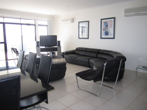The Waterfront Dolphin - Brisbane 4u 0