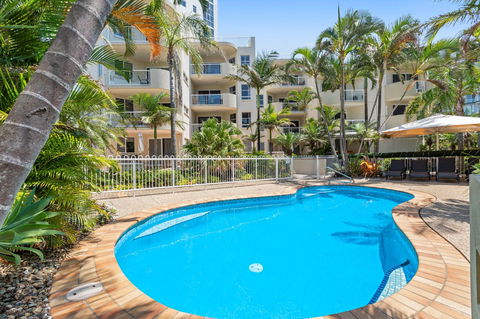 The Burlington Holiday Apartments - Tourism Brisbane 0