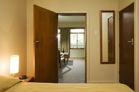 University House - Brisbane 4u 2