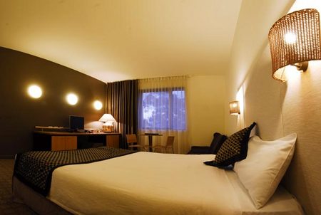 Golden Pebble Hotel - Tourism Brisbane 4