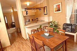 Camden Self Contained Accommodation - Brisbane 4u 1