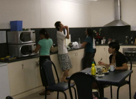 Astra Backpackers - Brisbane 4u 5