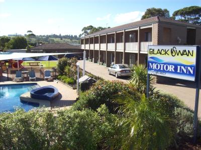 Black Swan Motor Inn - Brisbane 4u 1
