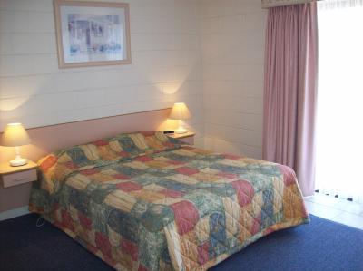 Black Swan Motor Inn - Brisbane 4u 4