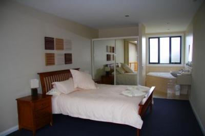 Ultimate Holiday Apartments - Brisbane Tourism 2
