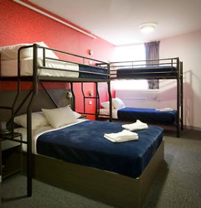 Space Hotel - Brisbane 4u 3