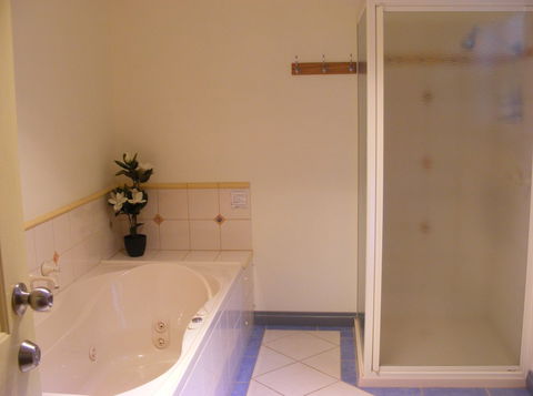 Belfast Cottages - Brisbane Tourism 5