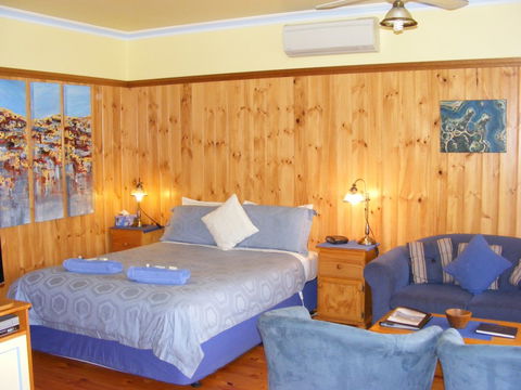 Belfast Cottages - Brisbane Tourism 6