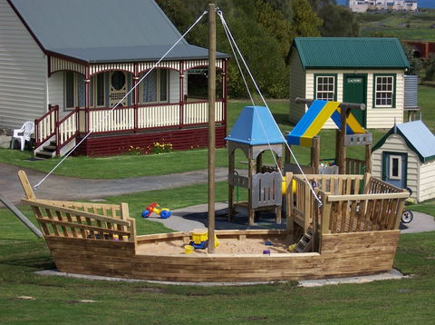 Belfast Cottages - Brisbane Tourism 10