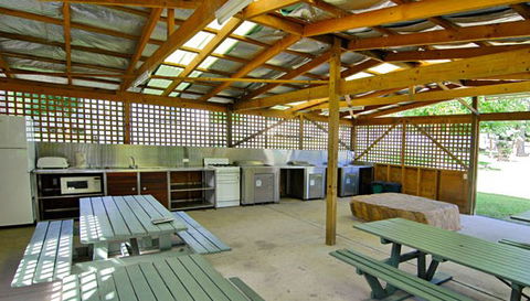 A Wangralea Caravan Park - Brisbane 4u 1