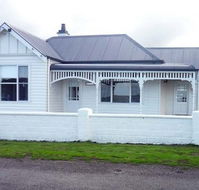 Calgary House  Cottage Accommodation