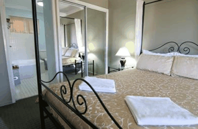 Ashby House Motor Inn - Brisbane 4u 1