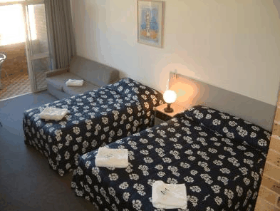 Next Seabreeze Beach Hotel - Tourism Brisbane 0