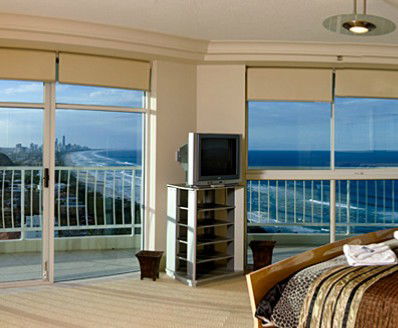 Burleigh Surf Beachfront Apartments - Brisbane Tourism 3