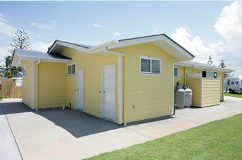Scarborough Holiday Village - Brisbane 4u 1